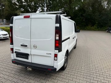 Opel Vivaro - 10