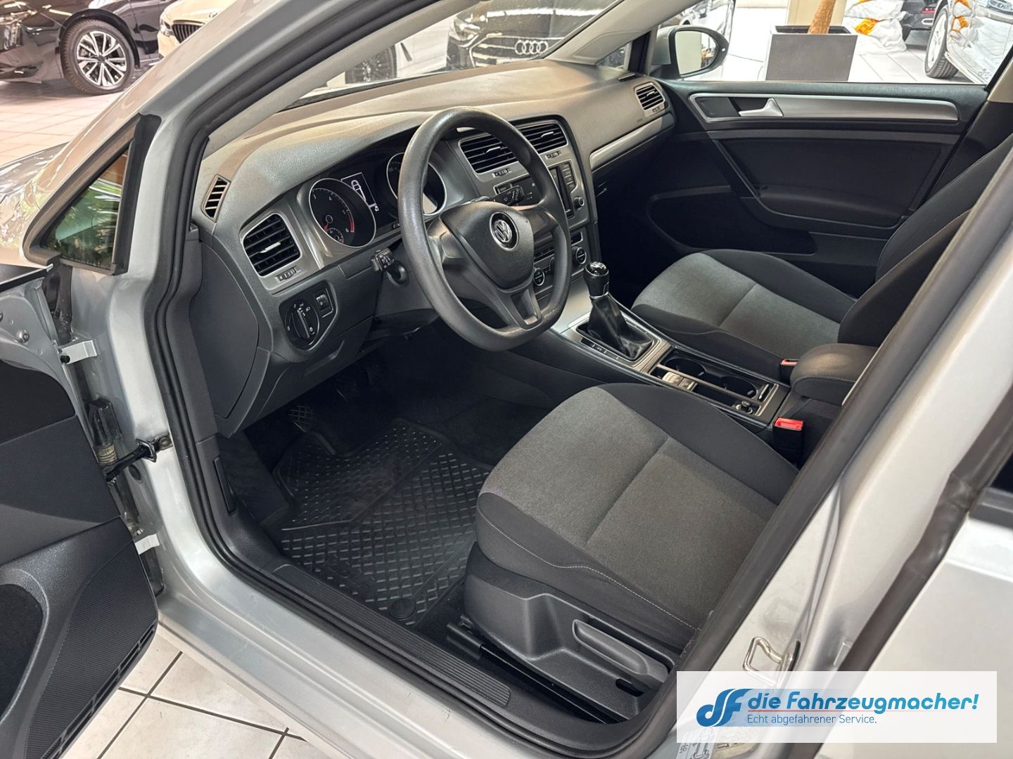 Fahrzeugabbildung Volkswagen Golf VII Variant Trendline BlueMotion 1.6 TDI