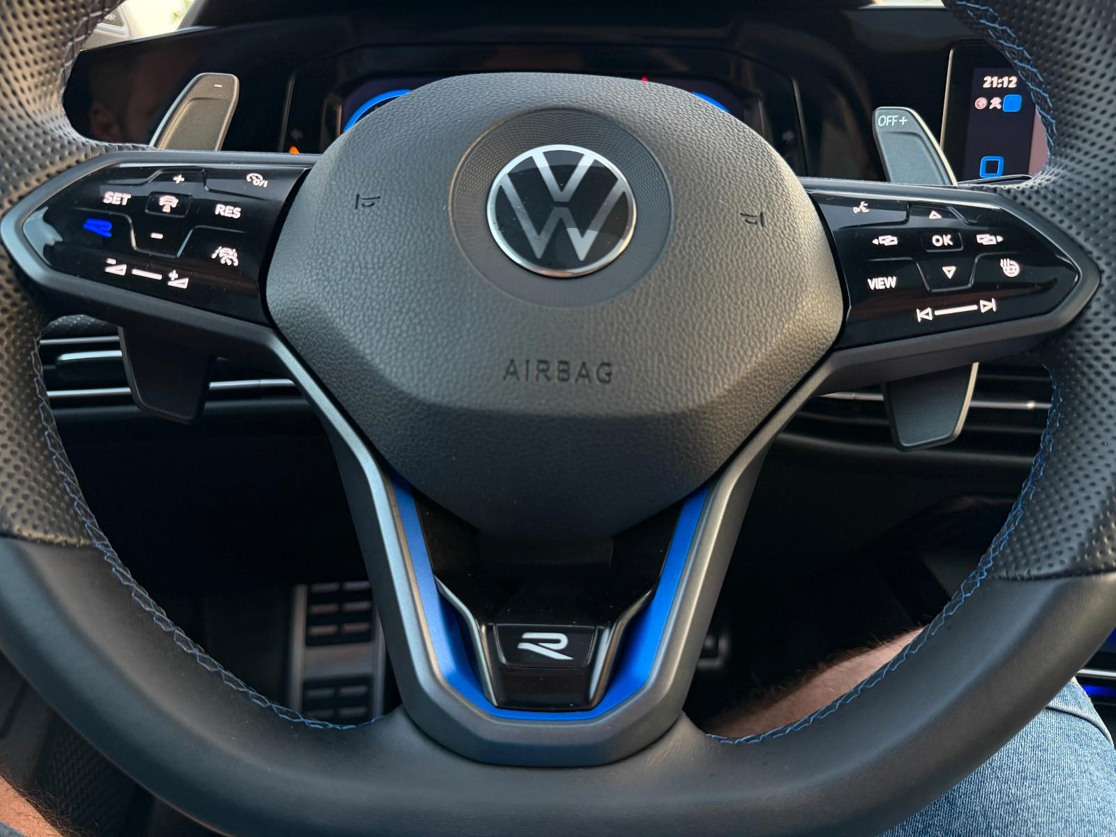 Volkswagen Golf VIII R 4Motion PANO*ACC*SOUND*LANE*SIDE*LED, миниатюра 13