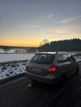 Skoda Fabia 1.6l Ambiente Tiptronic Ambiente - Skoda Fabia: Gelb