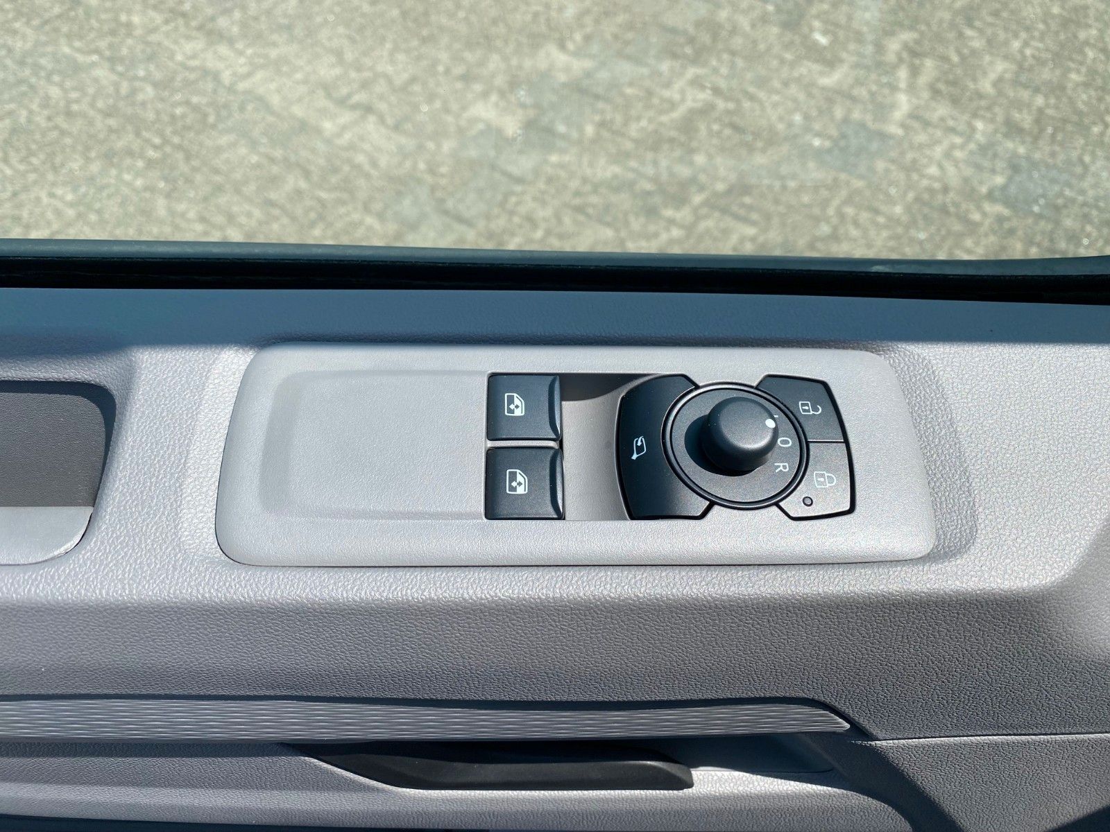Fahrzeugabbildung Volkswagen T7 2.0 TDI+App+PDC+sofort verfügbar+2x Heckflüge