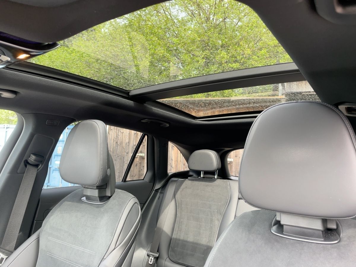 Fahrzeugabbildung Mercedes-Benz GLC 220 d 4M AMG/Night/Kamera/Pano/AHK