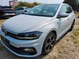 Volkswagen Polo VI R-Line 1.6TDI LED Pano Navi SHZ Alu17 - Volkswagen Polo: 6r TDI