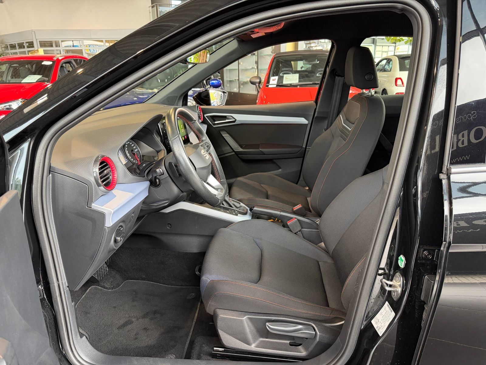 Fahrzeugabbildung SEAT ARONA 1.5 TSI DSG FR KLIMA NAV RFK ACC SHZ 17"