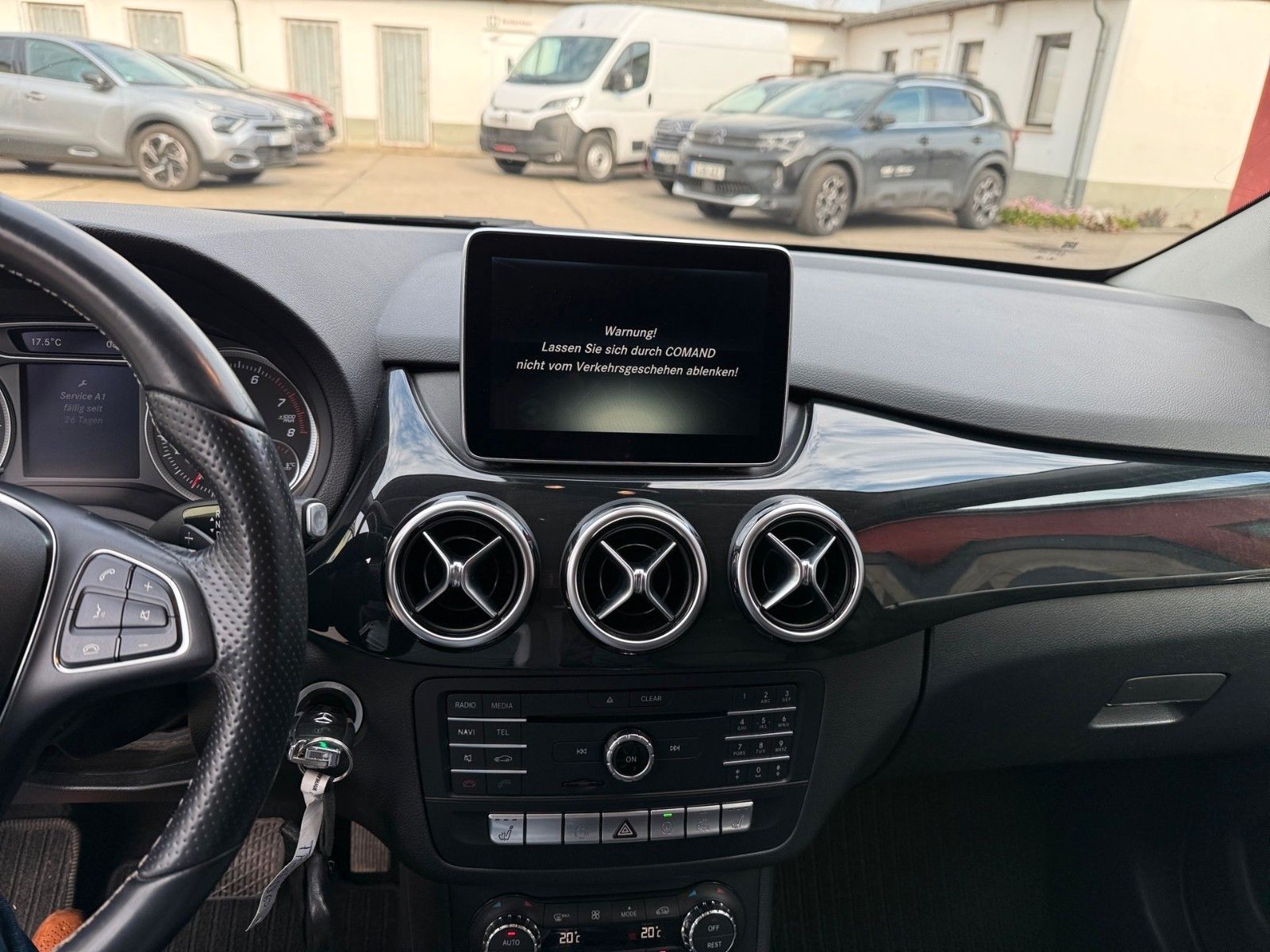 Fahrzeugabbildung Mercedes-Benz B 200 BlueEFFICIENCY Sports Tourer*AHK*Harman-K.
