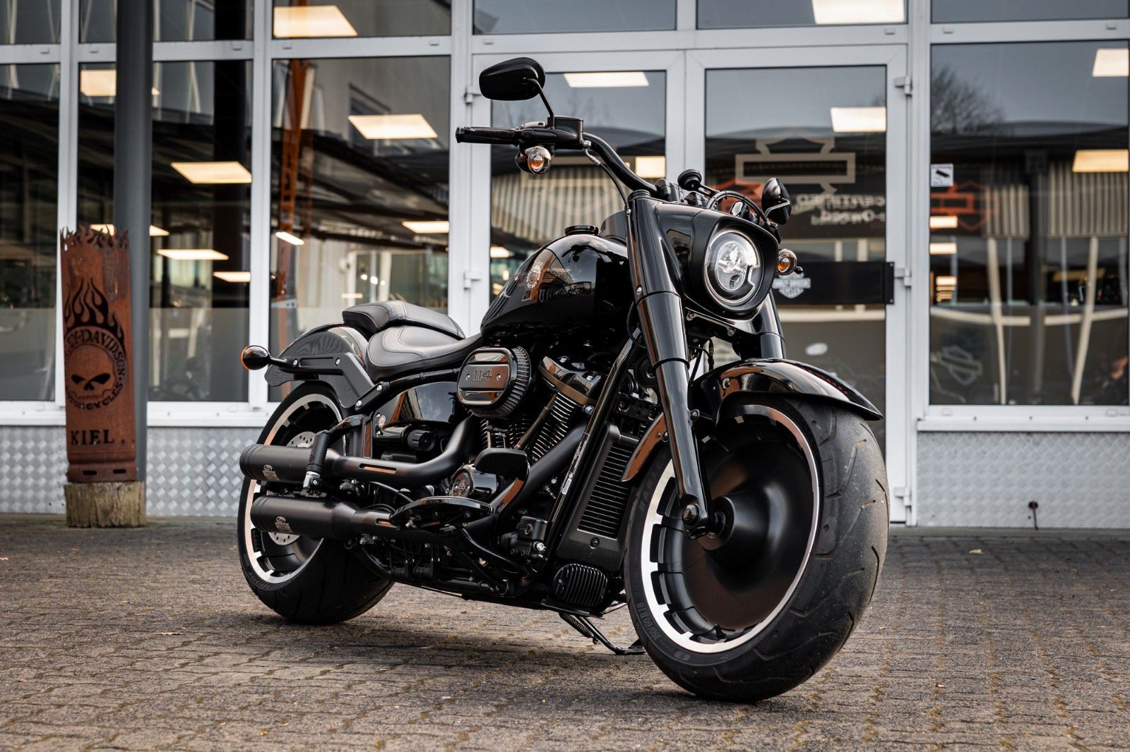 Fahrzeugabbildung Harley-Davidson Softail Fat Boy 30th Anniversary -Jekill & Hyde-