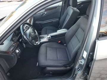 Mercedes E 220 - 10