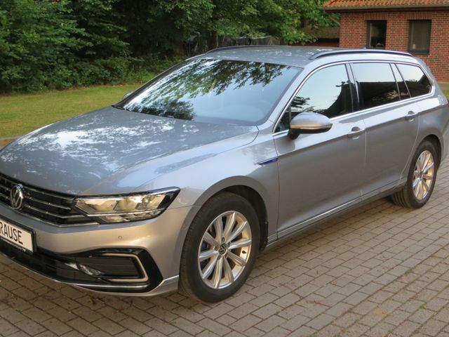 VW Passat DSG Hybrid GTE LED ACC Sitz+Standhzg