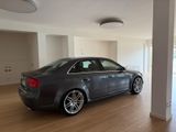 Audi RS4 Limousine RS 4 4.2 quattro - - Audi RS4 mit Benzin-Antrieb: Navigationssystem, Limousine