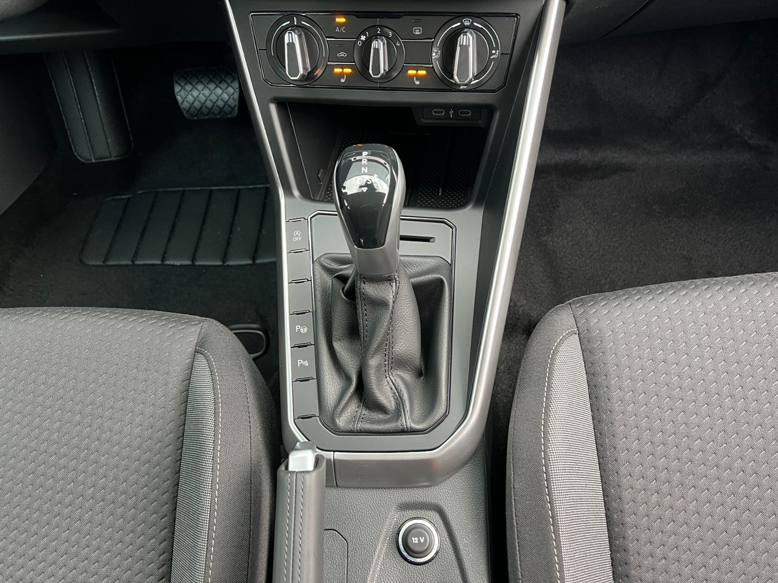 Fahrzeugabbildung Volkswagen Polo Life 1.0 TSI DSG *LED, Klima, App-Connect,