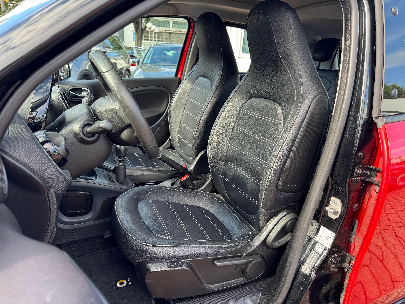 Fahrzeugabbildung Smart ForFour 66KW PRIME EXCLUSIVE PANO NAVI LED VOLL
