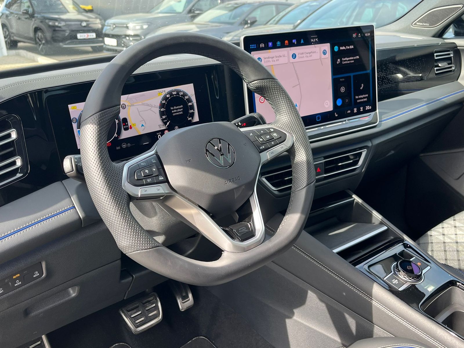 Изображение автомобиля Volkswagen Tiguan 2.0 TDI 4M R-Line PANO*H&amp;K*AHK*MATRIX*20"