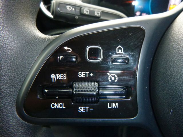 Fahrzeugabbildung Mercedes-Benz CLA 200 d Shooting Brake >AUT/NAVI/SHZ/PDC<