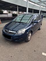 Opel Zafira 1.6 Design Edition - Opel Zafira Gebrauchtwagen in Stuttgart