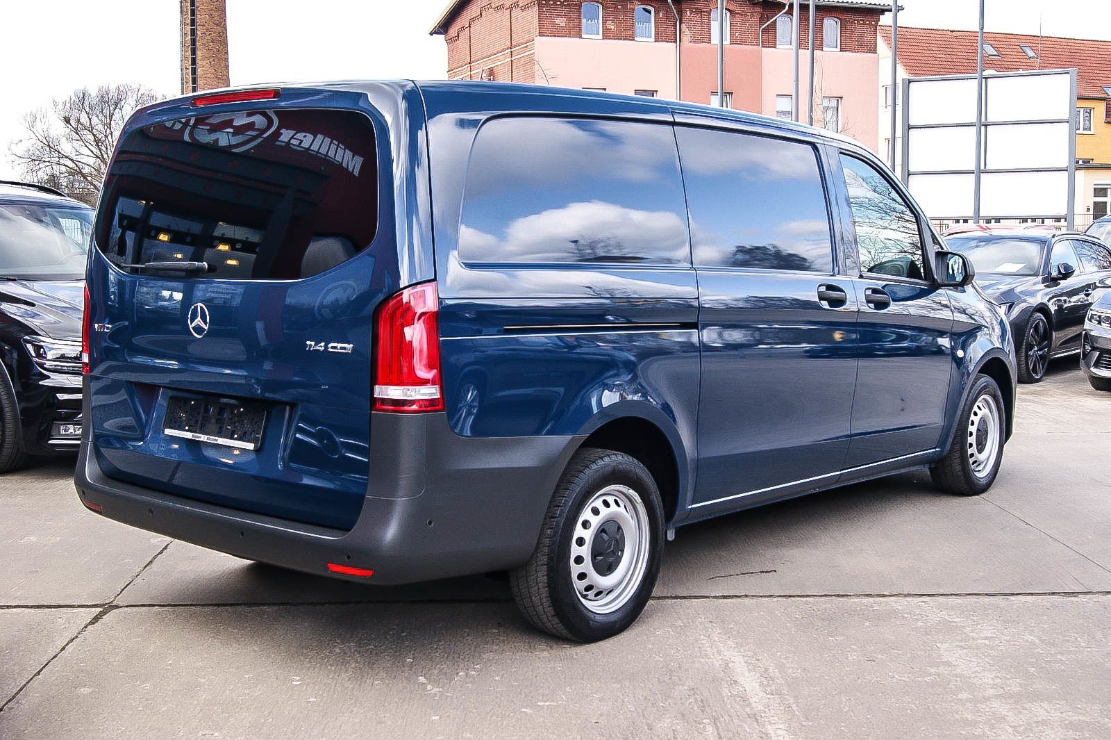 Fahrzeugabbildung Mercedes-Benz Vito Kasten 114 CDI lang Aut LED KAMERA PARKASSI