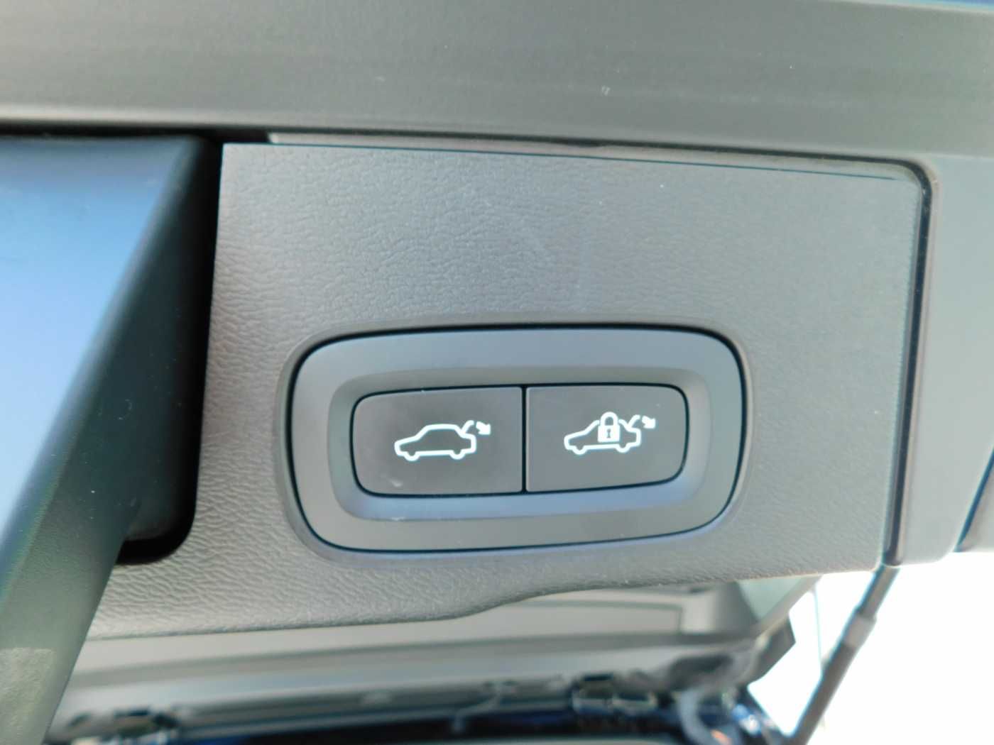 Fahrzeugabbildung Volvo XC60 T6 AWD Recharge Core