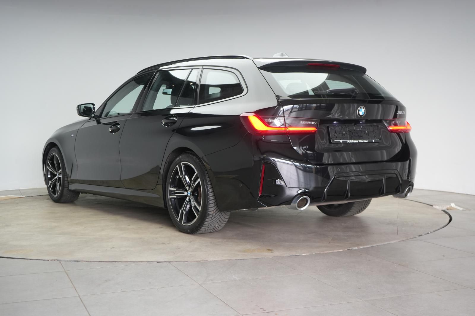 BMW 320 i Touring M Sport ACC/Kamera/Wide/LED foto 4