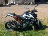 KTM Duke 125 - KTM 125