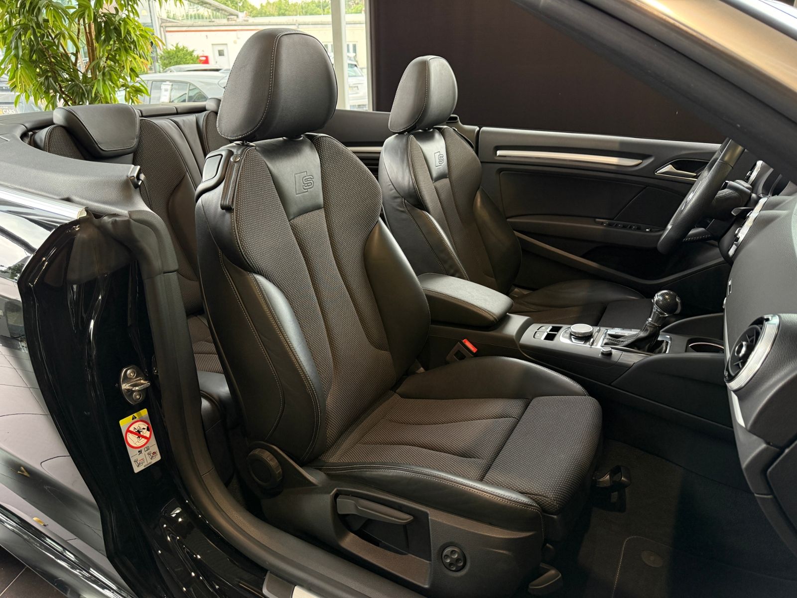 Fahrzeugabbildung Audi A3 Cabriolet 35 TFSI S-Line Competition LED  NAV