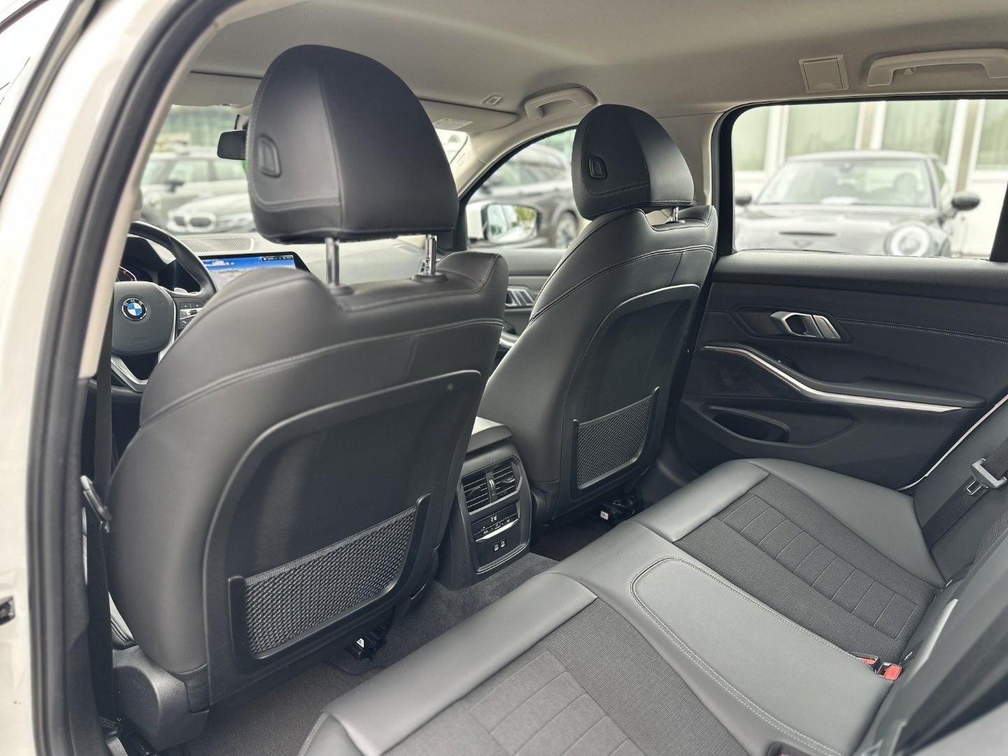 BMW 320d Touring Sport Line HiFi DAB LED WLAN RFK
