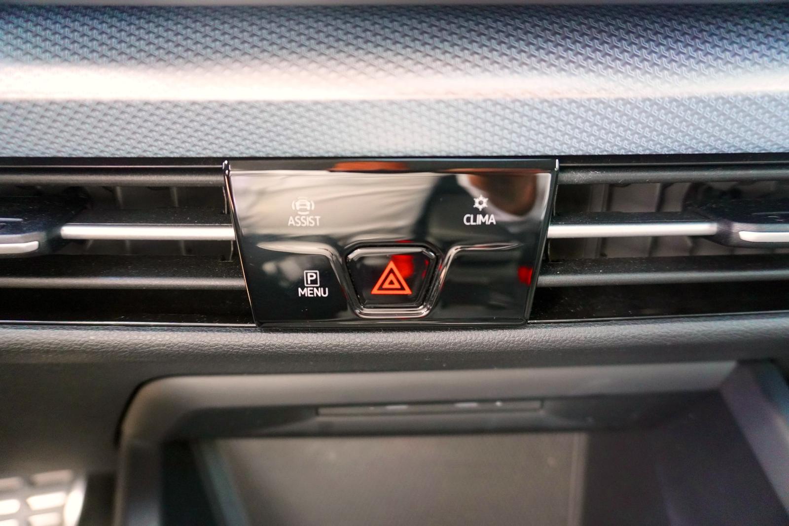 Volkswagen Golf VIII 1.5 eTSI Goal DSG LED Navi App-Connect, миниатюра 24