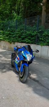 Suzuki GSX-R 750 - SUZUKI GSX 750 R