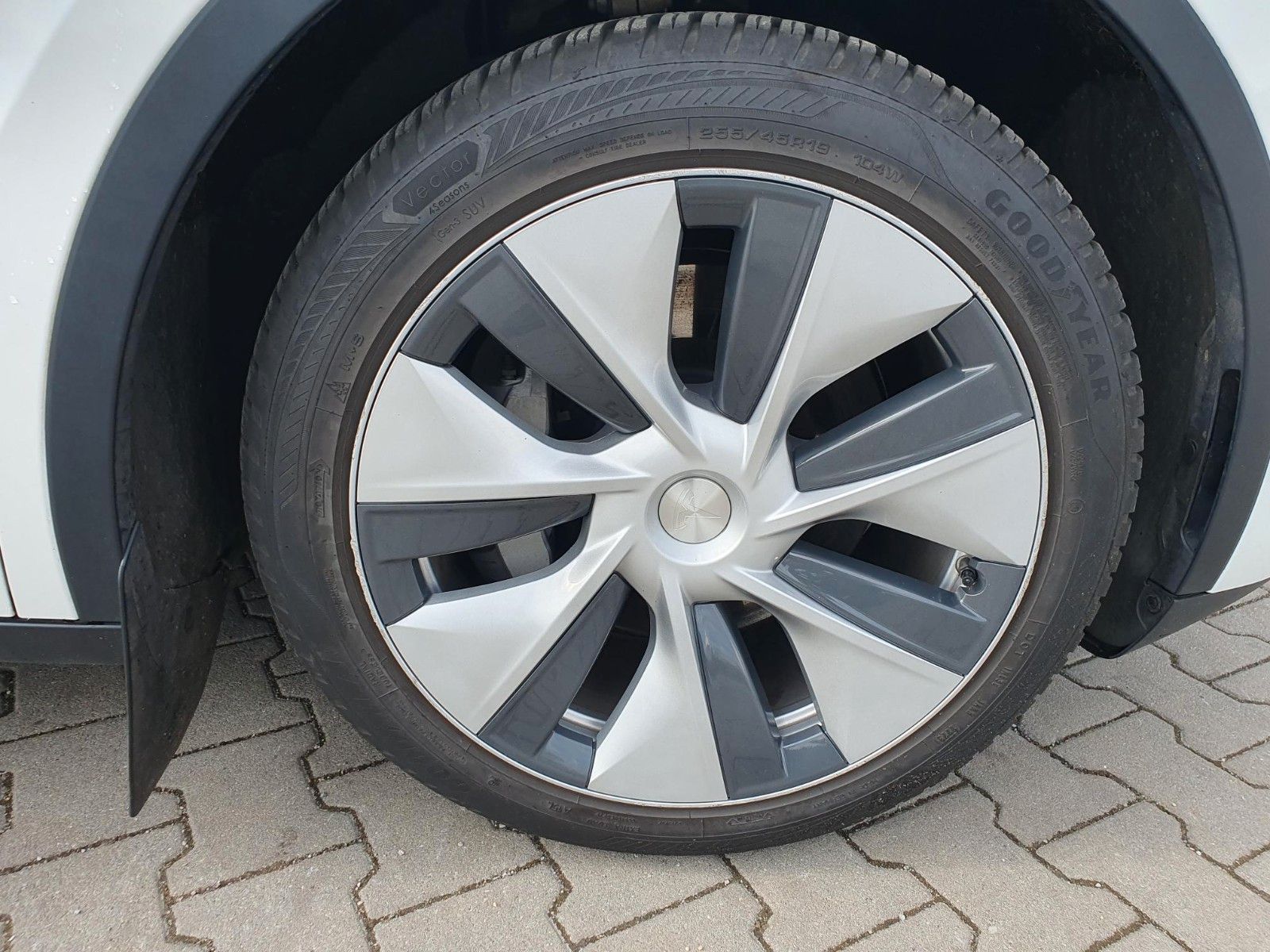 Tesla RWD, Allwetterreifen, AHK 1600kg, SOH 96 % foto 17