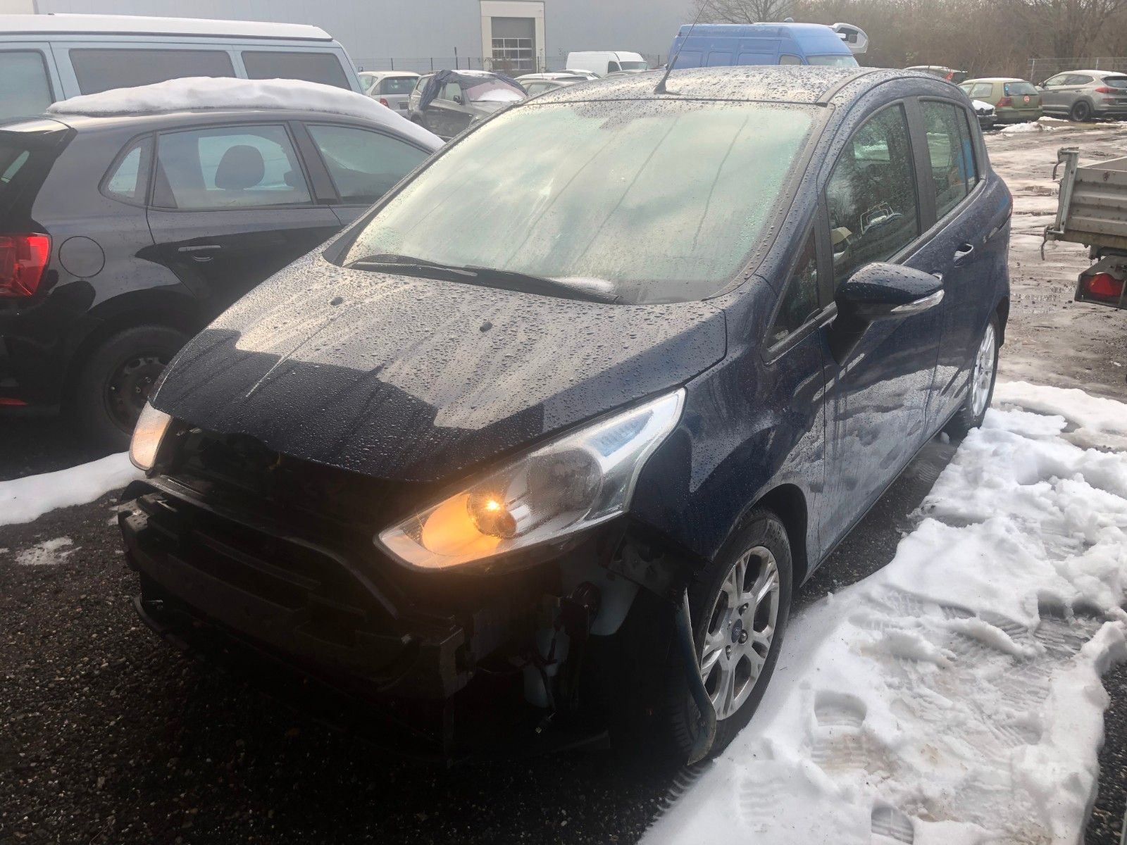 Fahrzeugabbildung Ford B-Max B-MAX Sync Edition Unfall