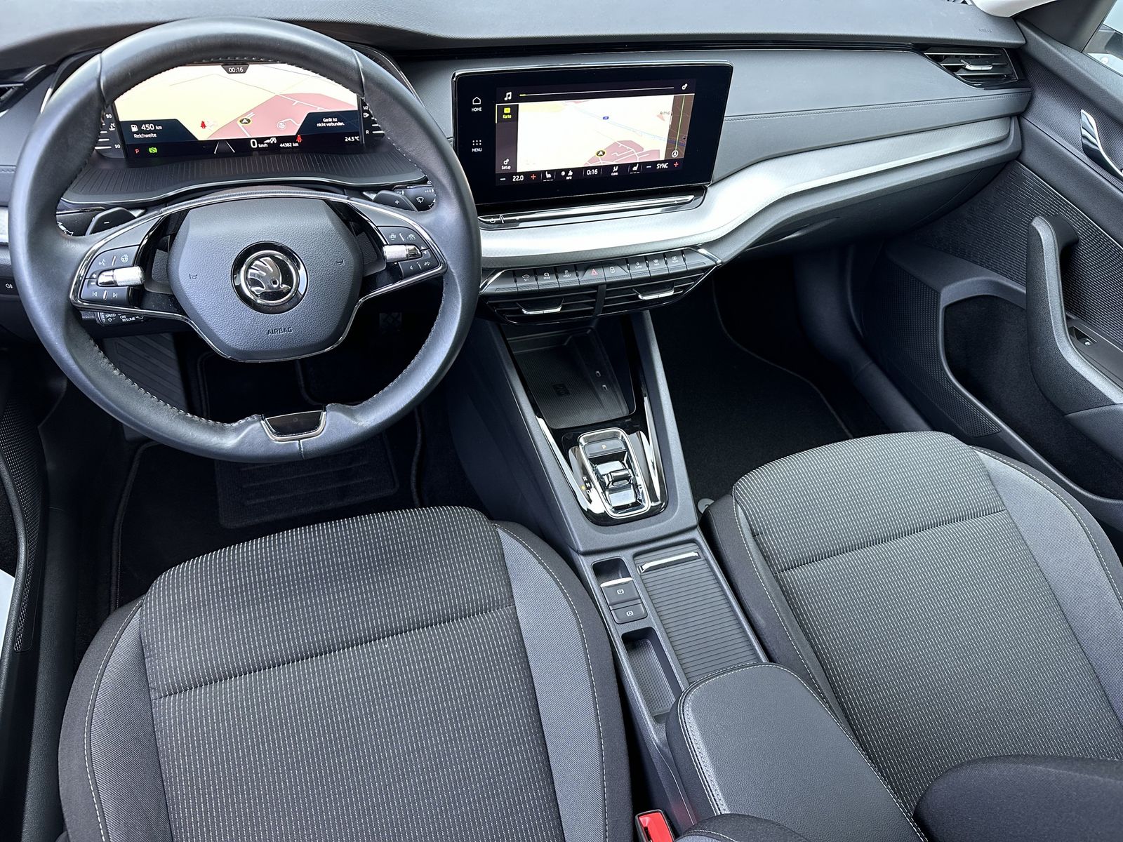 Fahrzeugabbildung SKODA Octavia Combi 2.0 TDI DSG Ambition NAV+LED+ACC