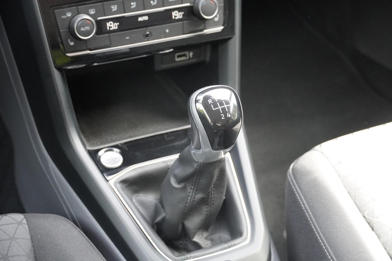 Volkswagen T-Cross 1.0 TSI Life Navi ACC Totwinkel PDC