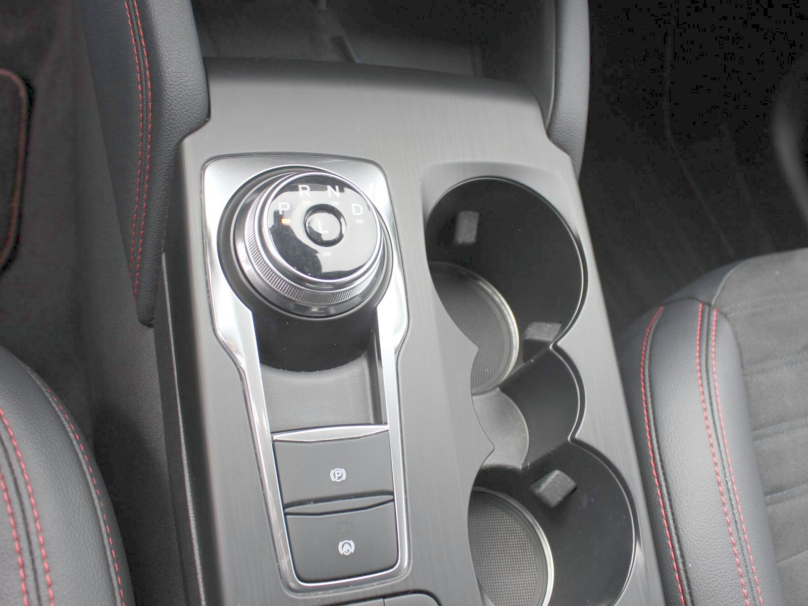 Fahrzeugabbildung Ford Kuga Plug-In Hybrid ST-Line X
