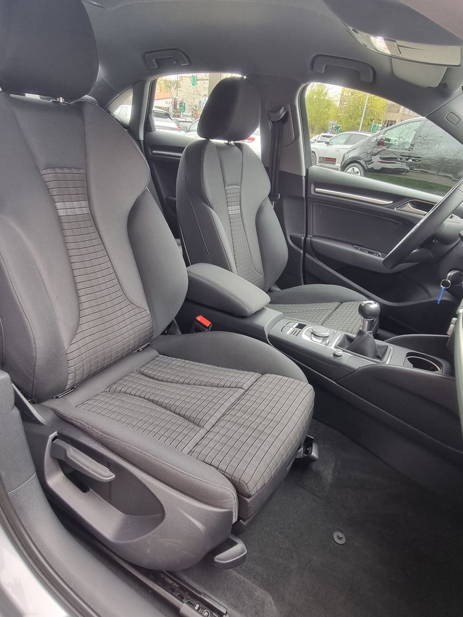 Fahrzeugabbildung Audi A3 Limousine 35 TFSI sport XENON NAVI SHZ