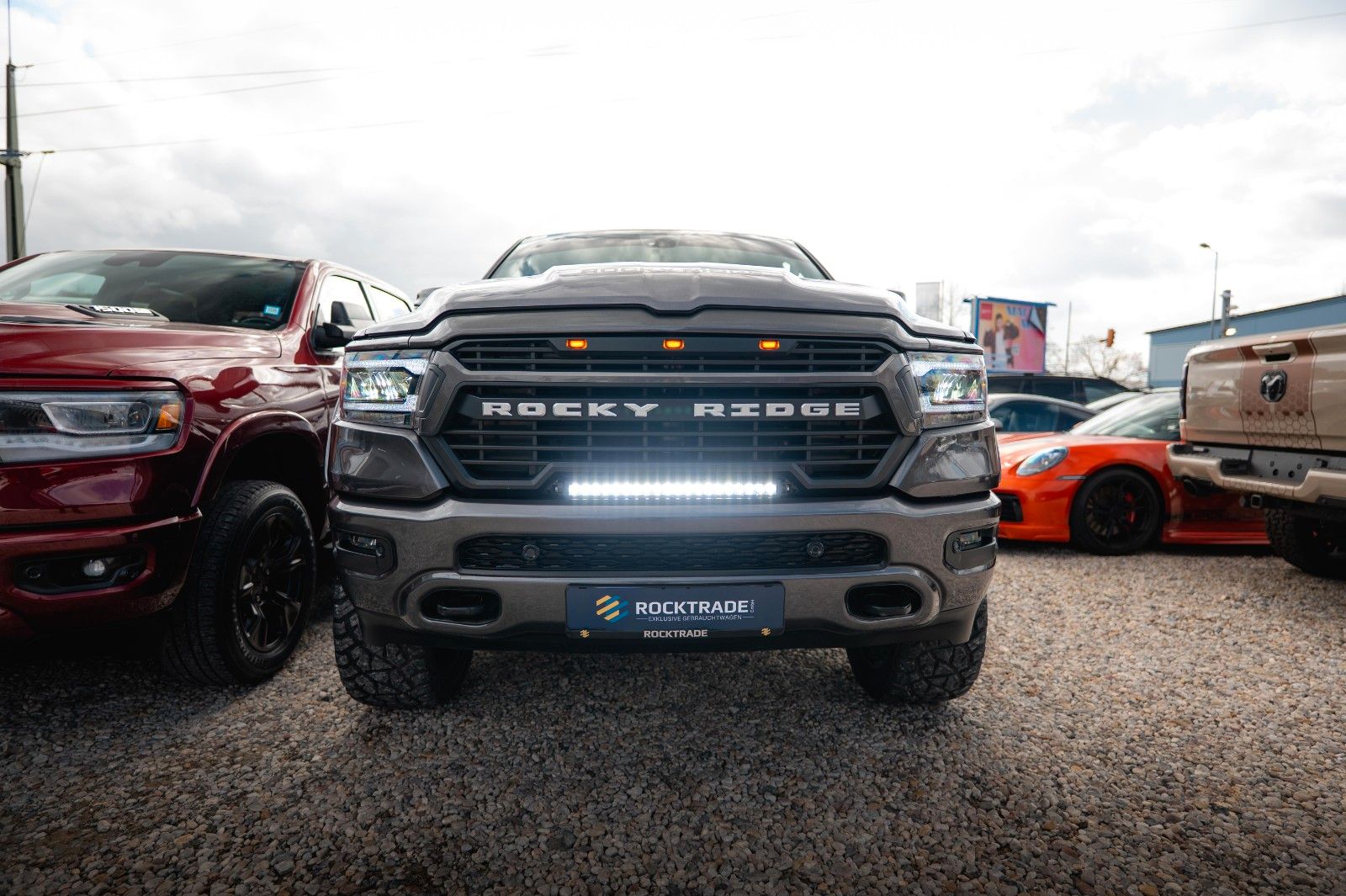 Fahrzeugabbildung Dodge RAM 5.7 V8 HEMI 4x4 ROCKY RIDGE OFFROAD Pano 19%