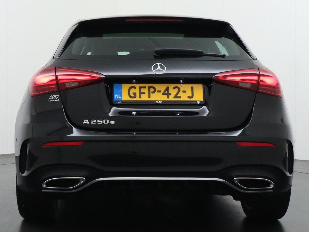 Mercedes-Benz A 250 e Star Edition AMG Line Plus panorama dach