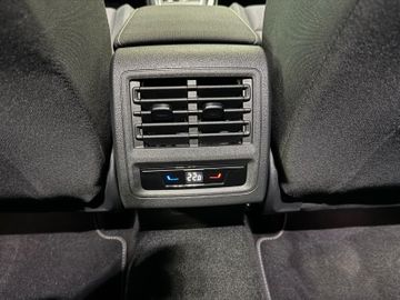 Volkswagen Golf VIII Lim. Active eTSI AT LED Navi SH