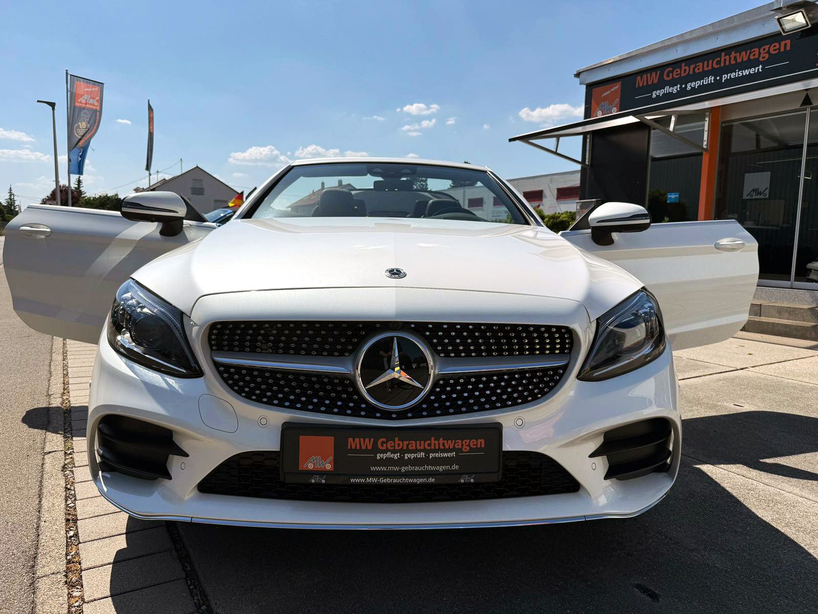 Fahrzeugabbildung Mercedes-Benz C200 Cabrio 4Matic AMG-Line ACC 360° HUD LED SHZ
