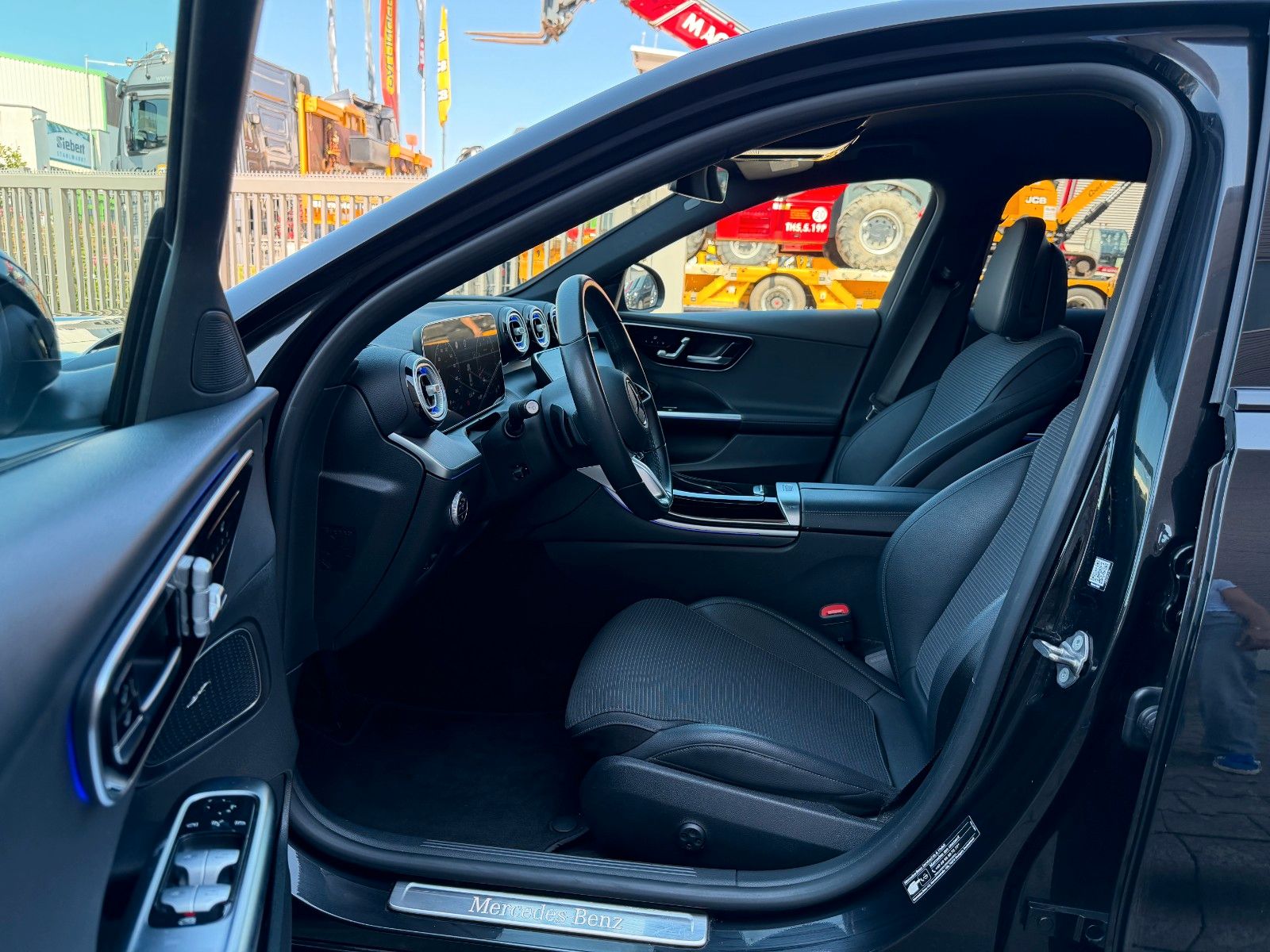 Fahrzeugabbildung Mercedes-Benz C 200 Avantgarde+Ambiente+RKamera+Memory+Night