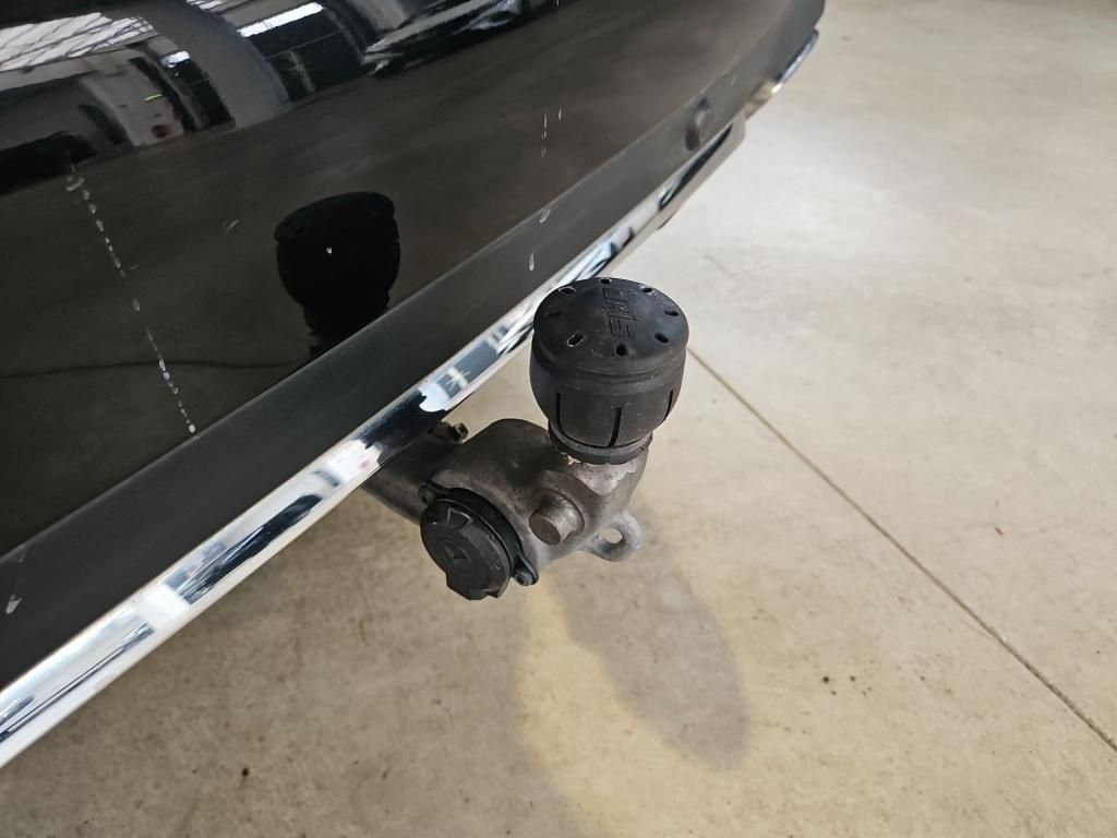 Fahrzeugabbildung Mercedes-Benz E 400 d T 4M AMG Pano Airmatic Massage Burmester
