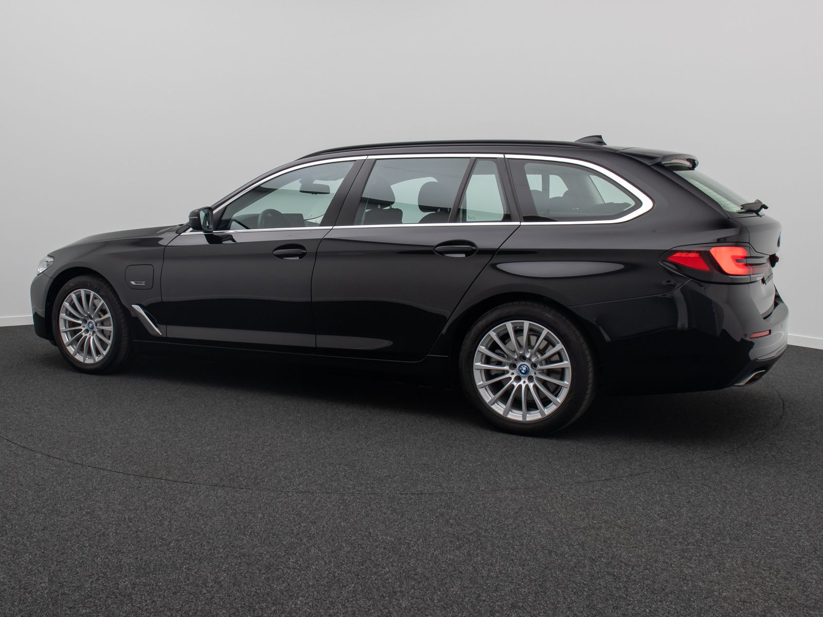 Fahrzeugabbildung BMW 520e Alarm Komfort PDC DAB GeschwindigReg 18Zoll