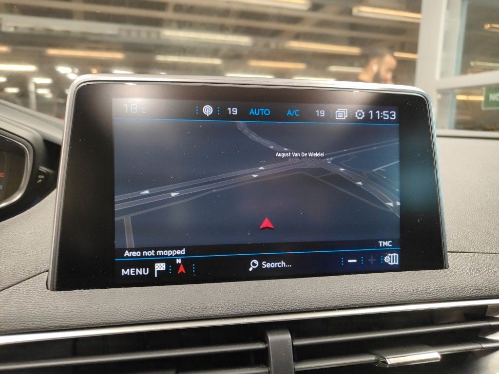 Fahrzeugabbildung Peugeot 5008 Allure 1.2T LED/NAVI/SHZ/AHK/PANO/MEMORY