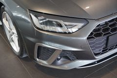 AUDI A4 Limousine 35 TDI S line | MMI Plus | AHK AUDI A4 Limousine 35 TDI S line | MMI Plus | AHK