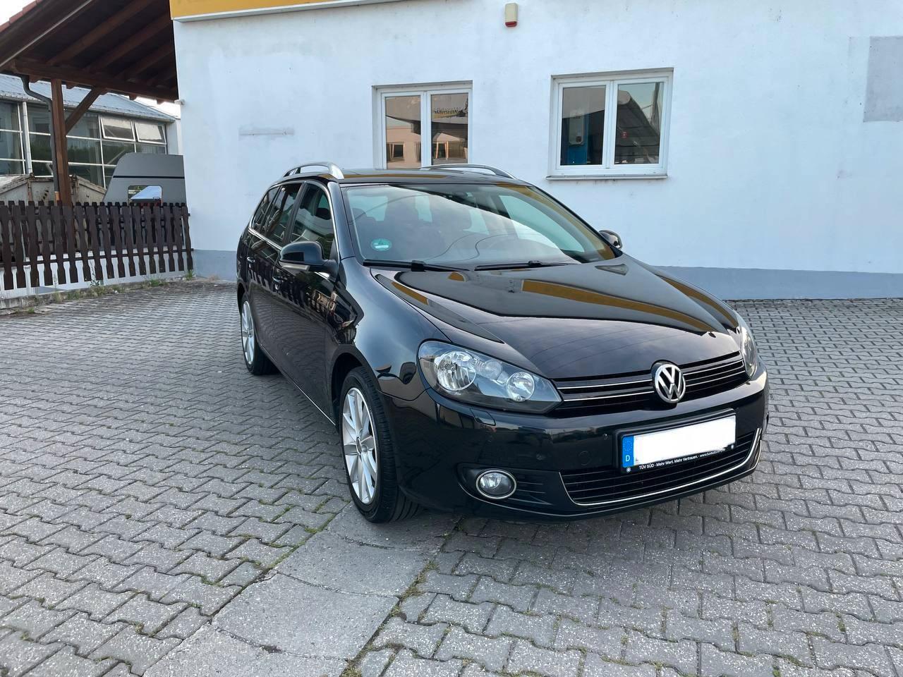 Volkswagen Golf 2010 — rear view