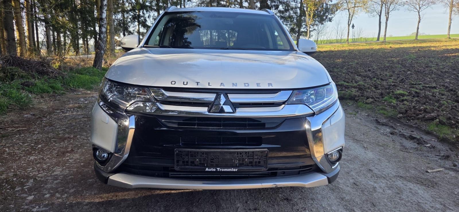 Mitsubishi Outlander Top 4WD