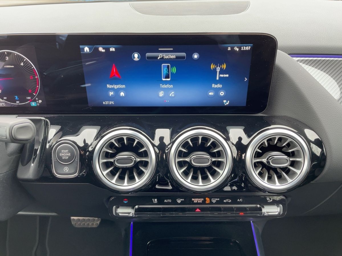 Fahrzeugabbildung Mercedes-Benz GLA 200 d AMG/Night/360°/AHK