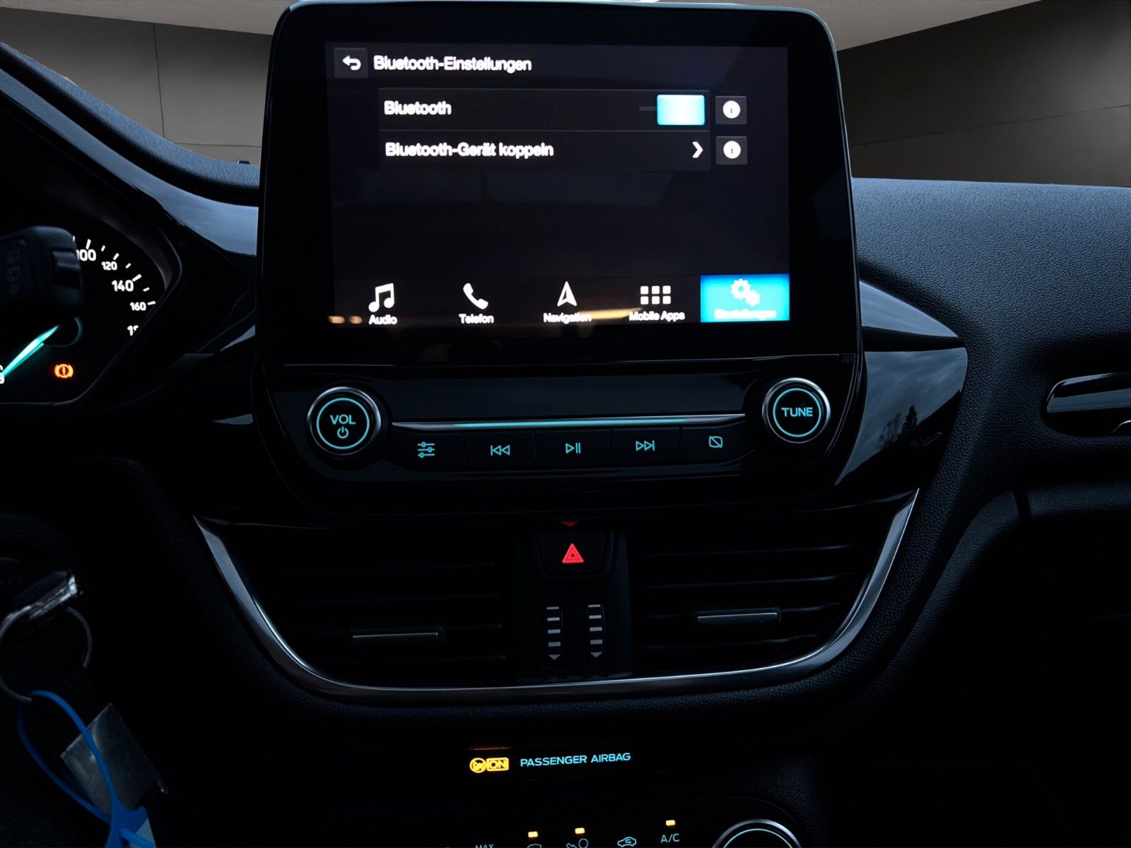 Fahrzeugabbildung Ford Fiesta Titanium Pano/LED/B&O/Kamera/Navi