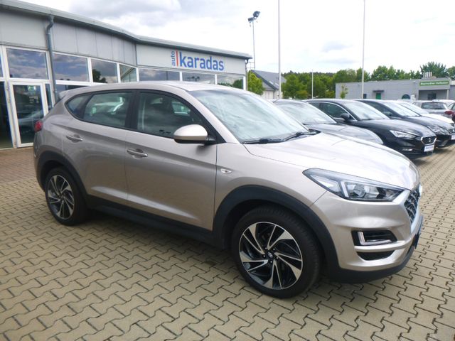 Fahrzeugabbildung Hyundai Tucson Pure 2WD >64.818KM/Automatik<