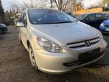 Peugeot 307 Break Sportline 110 - Peugeot 307 mit Benzin-Antrieb