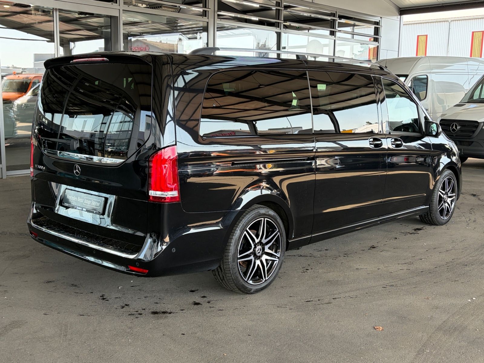Mercedes-Benz V 300 AVANTGARDE EDITION XL NAVI DISTR 360° AMG foto 4