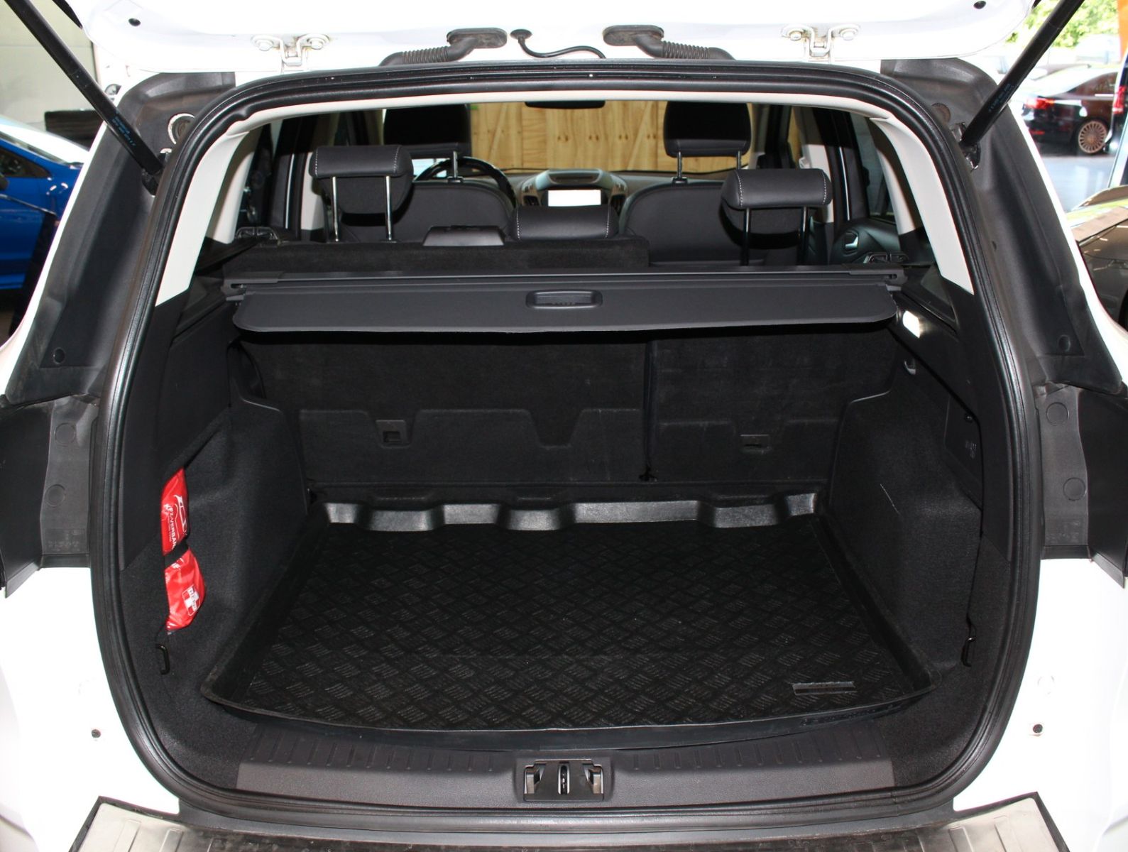 Fahrzeugabbildung Ford Kuga 1,5 EcoBoost 4x2 Titanium*Kamera*Navi