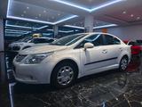 Toyota Avensis Executive PDC NAVI - Toyota Avensis Executive mit Benzin-Antrieb